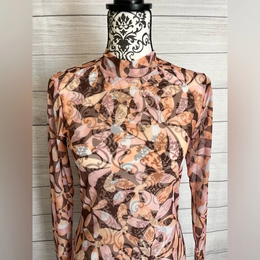 Sanctuary | NWT Jigsaw Petals Mock Neck Swim Coverup - Picture 3 of 7